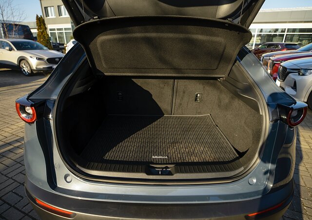 Mazda CX-30 - Kolor Polymetal Gray, zdjęcie 11