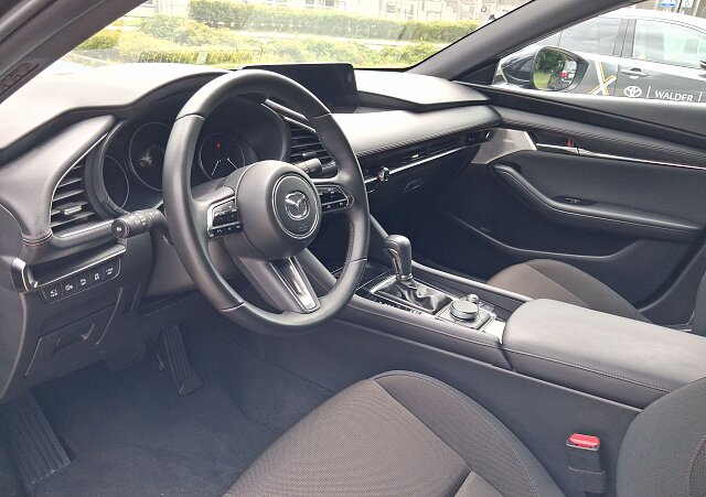 Mazda 3 - Kolor Jet Black, zdjęcie 5