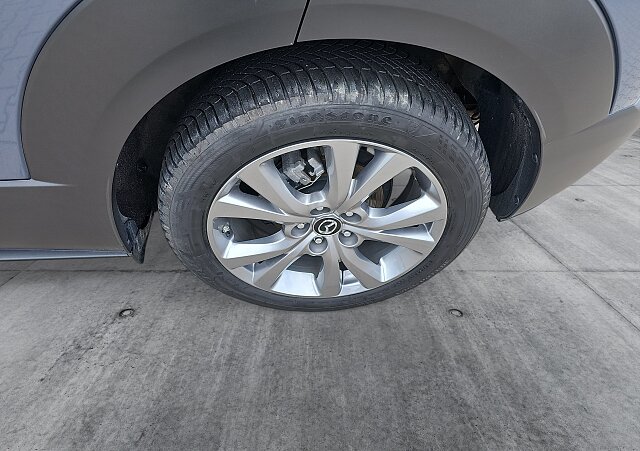 Mazda CX-30 - Kolor Polymetal Gray, zdjęcie 10