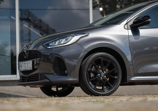 Mazda 2 Hybrid - Kolor Lead Grey, zdjęcie 2