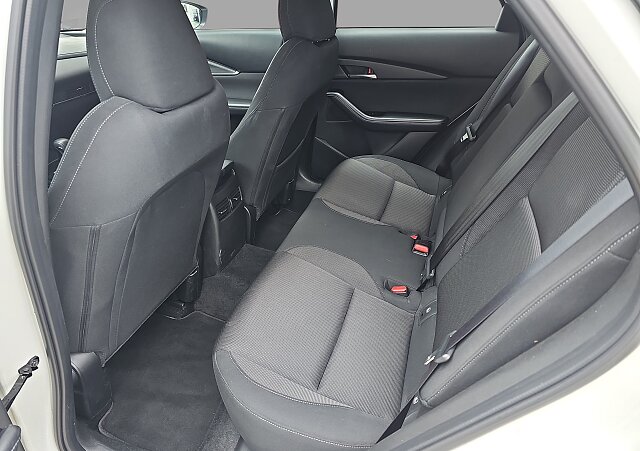 Mazda CX-30 - Kolor Snowflake White Pearl, zdjęcie 13