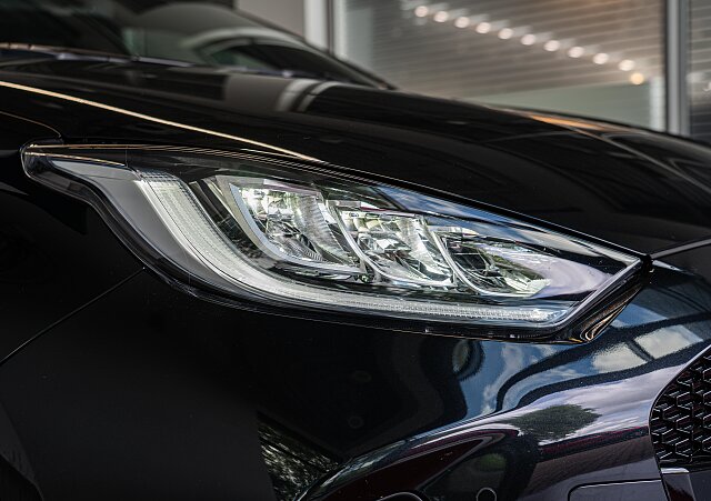 Mazda 2 Hybrid - Kolor Opera Black, zdjęcie 8