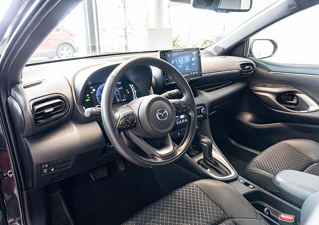 Mazda 2 Hybrid - Kolor Opera Black, zdjęcie 6