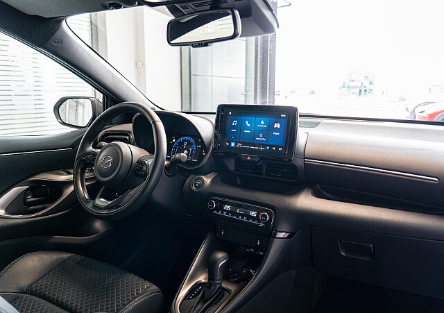 Mazda 2 Hybrid - Kolor Opera Black, zdjęcie 5