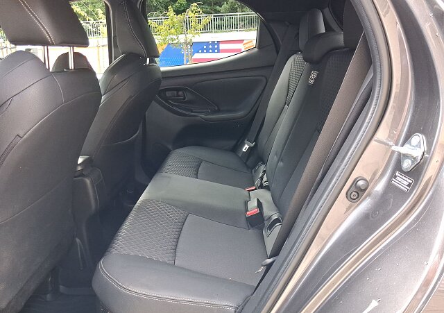 Mazda 2 Hybrid - Kolor Lead Grey, zdjęcie 8