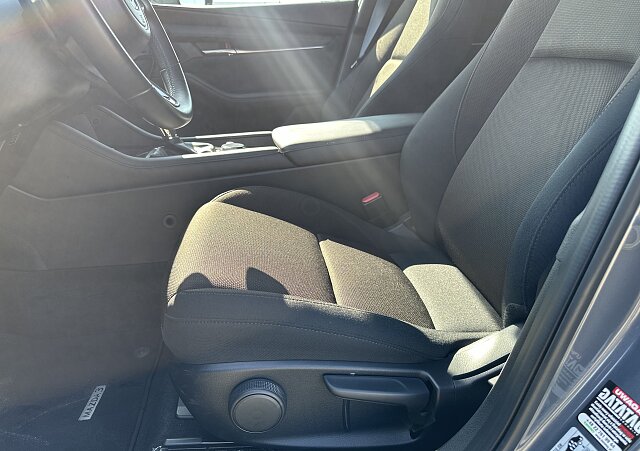 Mazda 3 - Kolor Polymetal Gray, zdjęcie 12