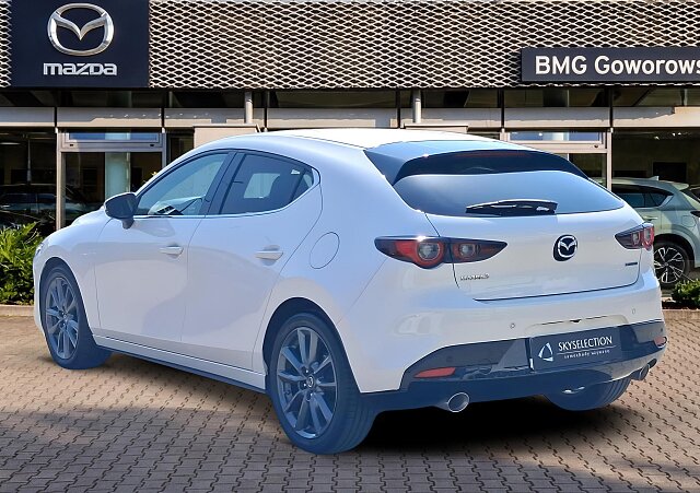 Mazda 3 - Kolor Snowflake White Pearl, zdjęcie 3