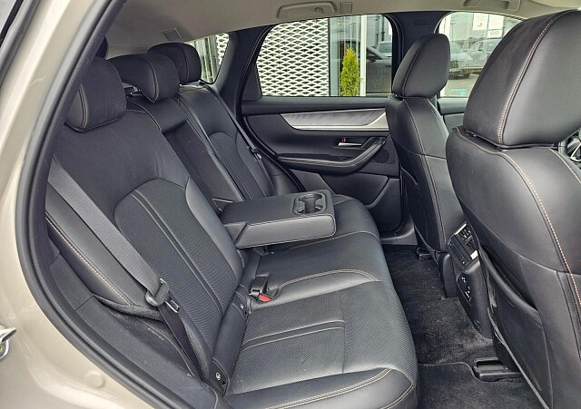 Mazda CX-60 - Kolor Złoty, zdjęcie 15