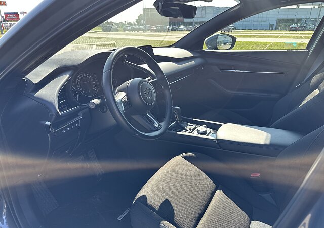 Mazda 3 - Kolor Polymetal Gray, zdjęcie 11
