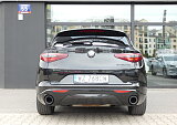 Alfa Romeo Stelvio - Kolor Czarny, zdjęcie 3
