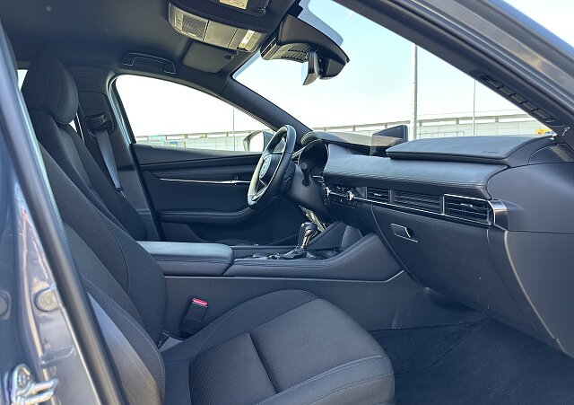 Mazda 3 - Kolor Polymetal Gray, zdjęcie 28