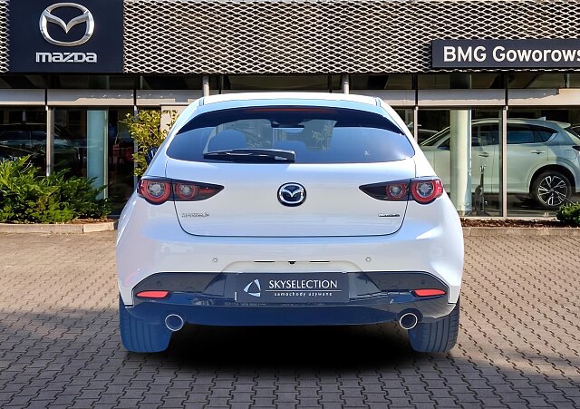Mazda 3 - Kolor Snowflake White Pearl, zdjęcie 4