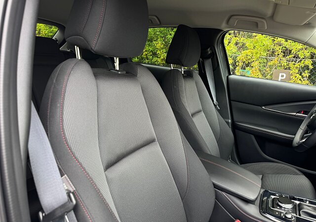Mazda CX-30 - Kolor Machine Gray, zdjęcie 6