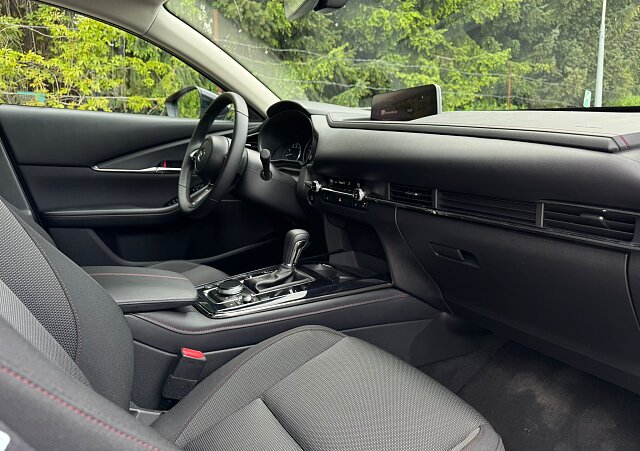 Mazda CX-30 - Kolor Machine Gray, zdjęcie 7