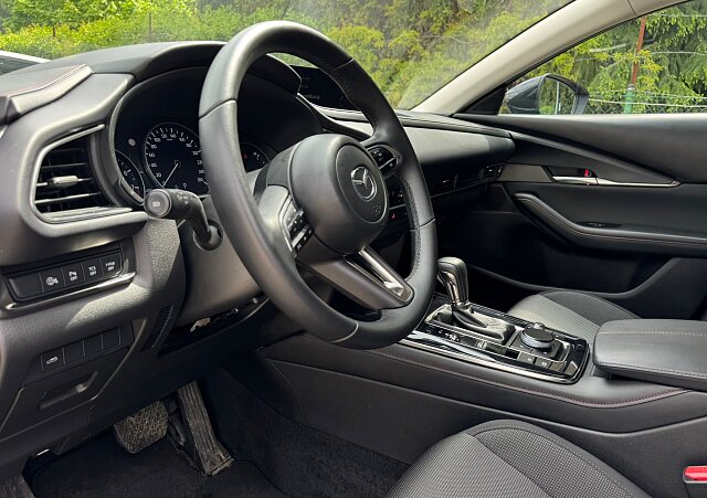 Mazda CX-30 - Kolor Jet Black, zdjęcie 6