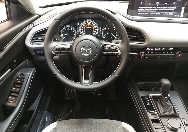 Mazda CX-30 - Kolor Machine Gray, zdjęcie 4