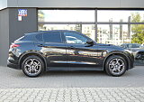 Alfa Romeo Stelvio - Kolor Czarny, zdjęcie 2