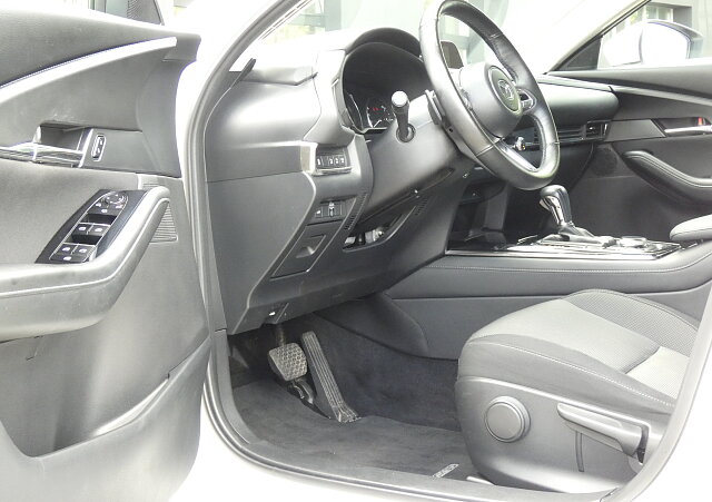 Mazda CX-30 - Kolor Snowflake White Pearl, zdjęcie 14