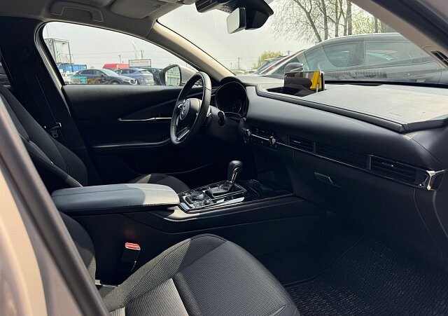 Mazda CX-30 - Kolor Platinum Quartz, zdjęcie 7