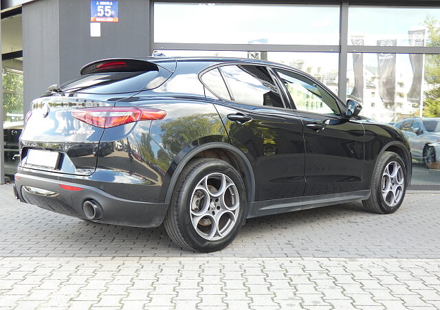 Alfa Romeo Stelvio - Kolor Czarny, zdjęcie 6