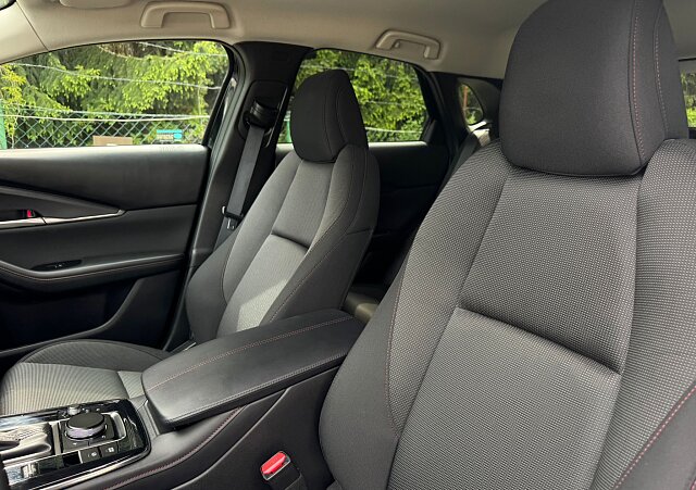 Mazda CX-30 - Kolor Jet Black, zdjęcie 7