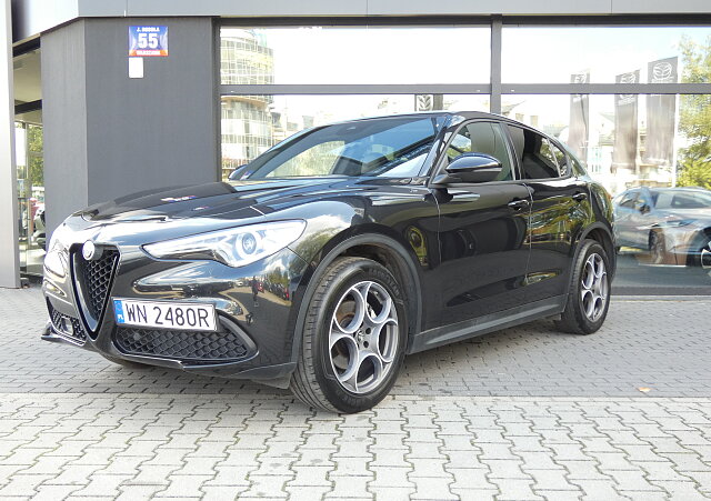 Alfa Romeo Stelvio - Kolor Czarny, zdjęcie 1