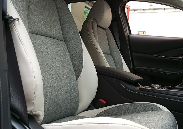 Mazda CX-30 - Kolor Machine Gray, zdjęcie 13