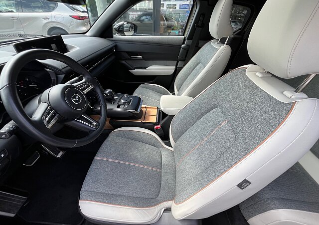 Mazda MX-30 - Kolor Zircon Sand Metalic, zdjęcie 16