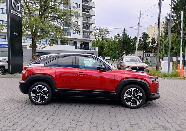 Mazda MX-30 - Kolor Soul Red Crystal, zdjęcie 2