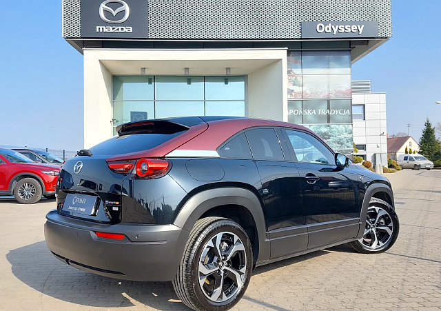 Mazda MX-30 - Kolor Multi-tone Jet Black, zdjęcie 2