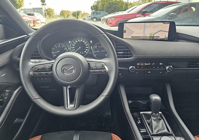 Mazda 3 - Kolor Złoty, zdjęcie 12