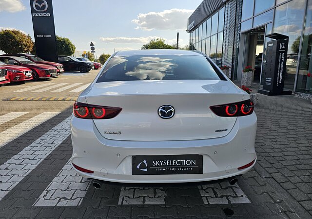 Mazda 3 - Kolor Snowflake White Pearl, zdjęcie 7