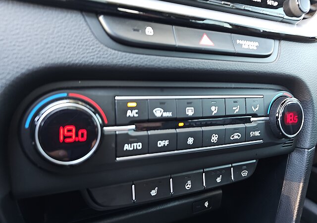 Kia XCeed - Kolor Biały, zdjęcie 11