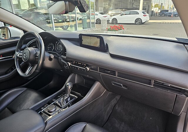 Mazda 3 - Kolor Snowflake White Pearl, zdjęcie 19