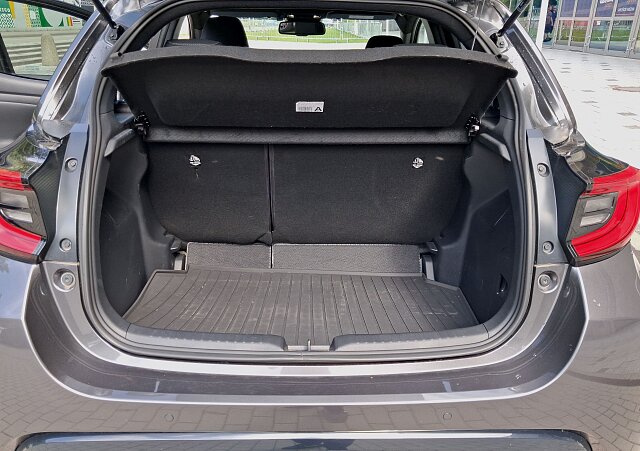 Mazda 2 Hybrid - Kolor Lead Grey, zdjęcie 18