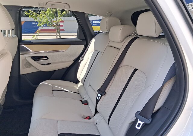 Mazda CX-60 - Kolor Rhodium White, zdjęcie 8