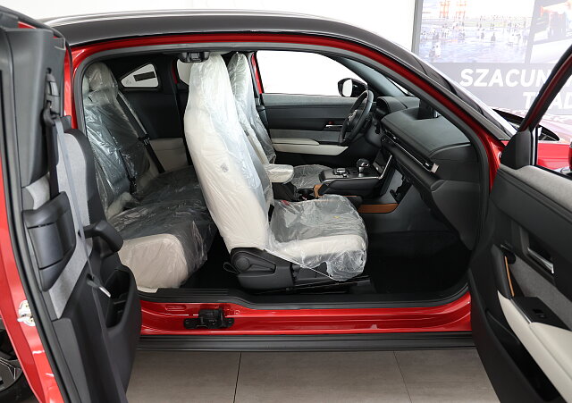 Mazda MX-30 - Kolor Soul Red Crystal, zdjęcie 15