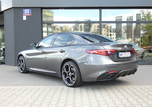 Alfa Romeo Giulia - Kolor Szary, zdjęcie 2
