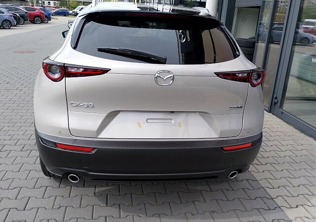 Mazda CX-30 - Kolor Platinum Quartz, zdjęcie 4