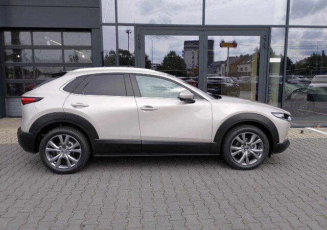 Mazda CX-30 - Kolor Platinum Quartz, zdjęcie 3