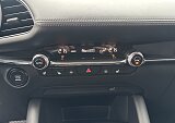 Mazda 3 - Kolor Snowflake White Pearl, zdjęcie 17
