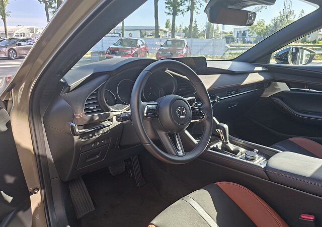 Mazda 3 - Kolor Zircon Sand Metalic, zdjęcie 6