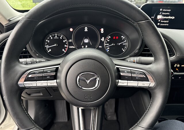 Mazda 3 - Kolor Snowflake White Pearl, zdjęcie 28