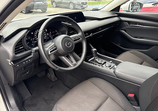 Mazda 3 - Kolor Snowflake White Pearl, zdjęcie 4