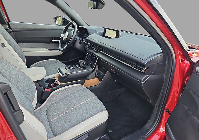 Mazda MX-30 - Kolor Soul Red Crystal, zdjęcie 15