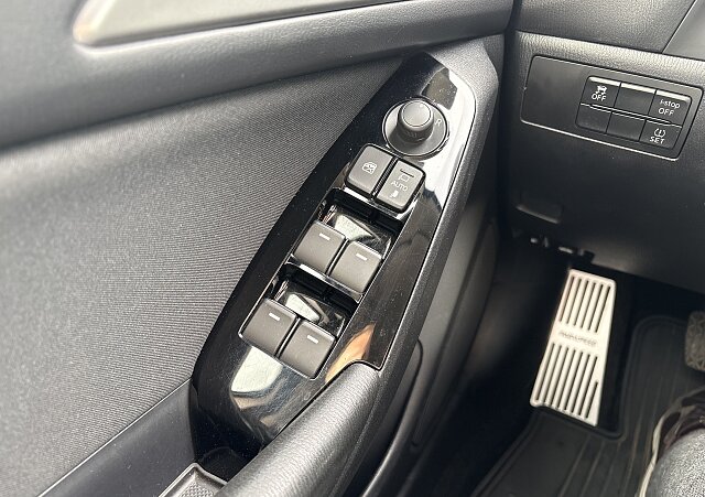 Mazda 3 - Kolor Biały, zdjęcie 23