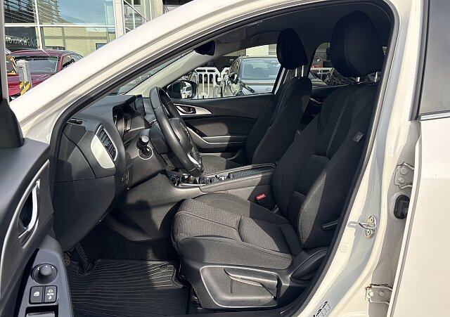 Mazda 3 - Kolor Biały, zdjęcie 5