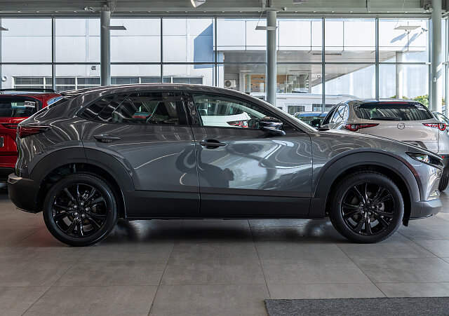 Mazda CX-30 - Kolor Machine Gray, zdjęcie 2