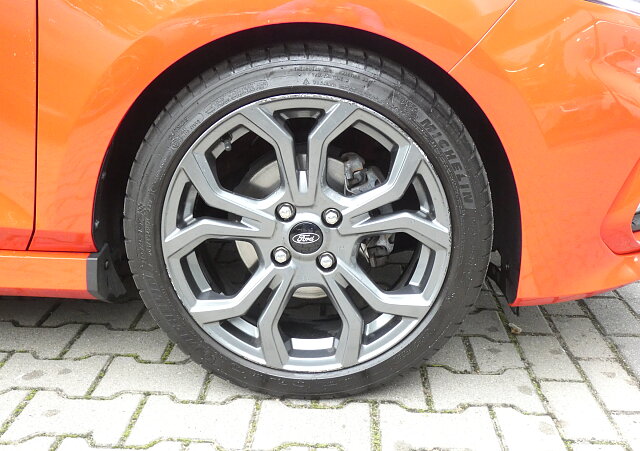 Ford Fiesta - Kolor Czerwony, zdjęcie 7
