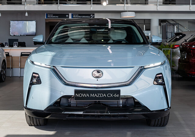 Mazda CX-6e - Kolor Niebieski, zdjęcie 2